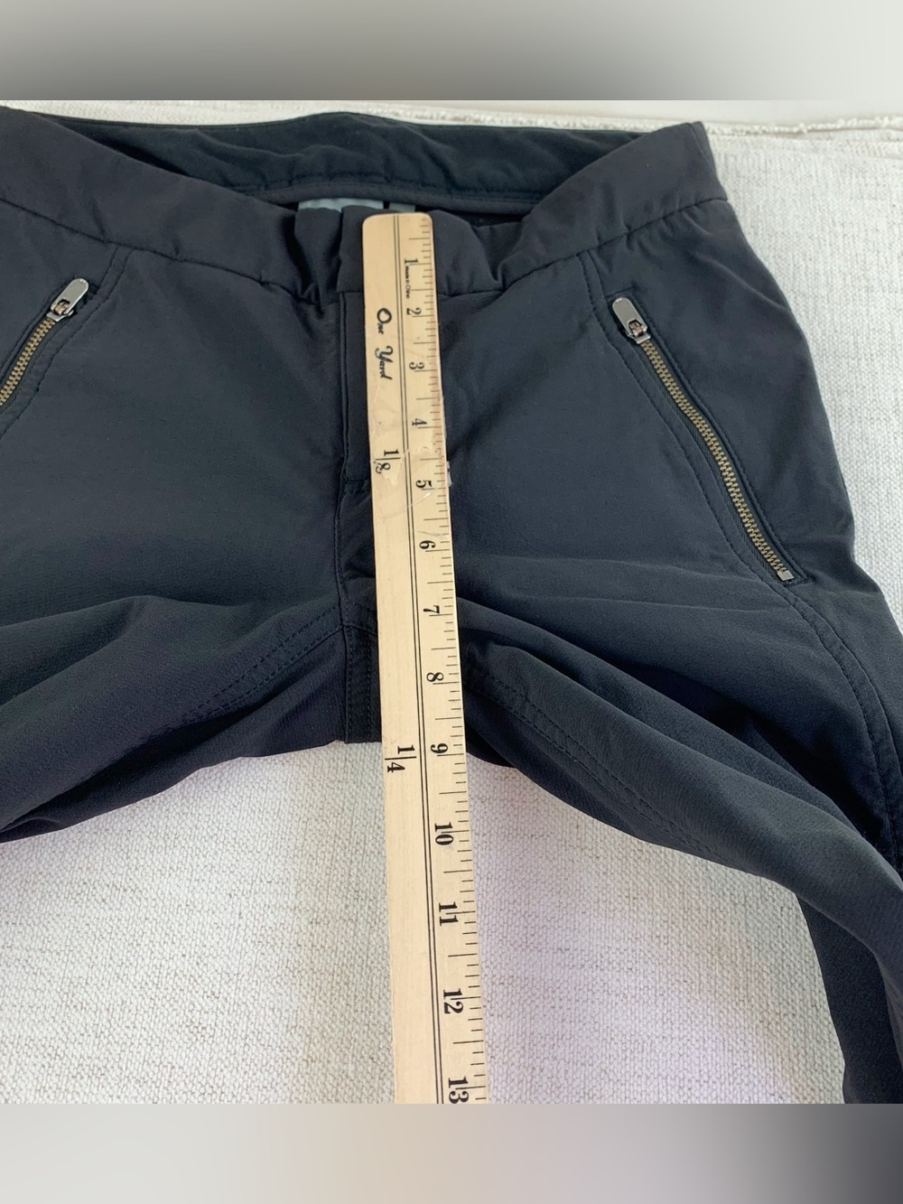 Athleta women's low rise Highline Hybrid Cargo skinny Pant in black zipper ankle - Picture 6 of 15